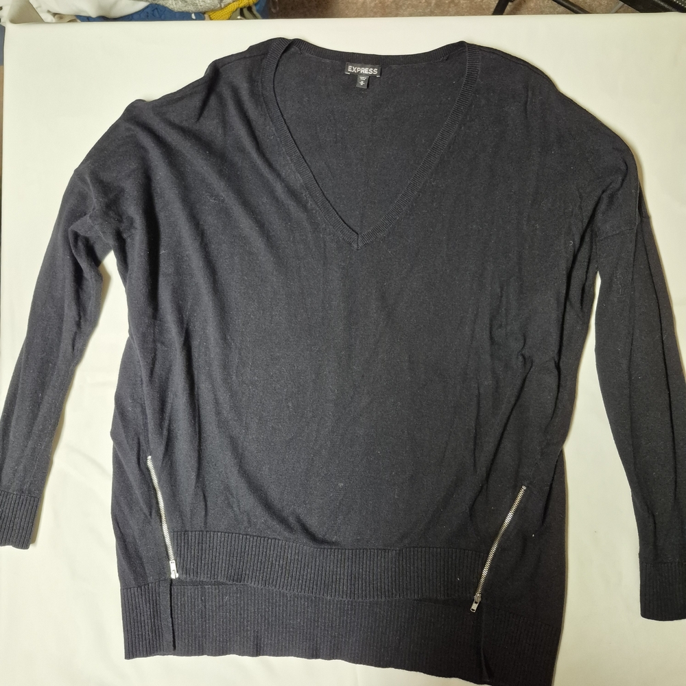 Express Womens Black V-Neck‎ Pullover Sweater Side Zippers Size M Relaxed Fit